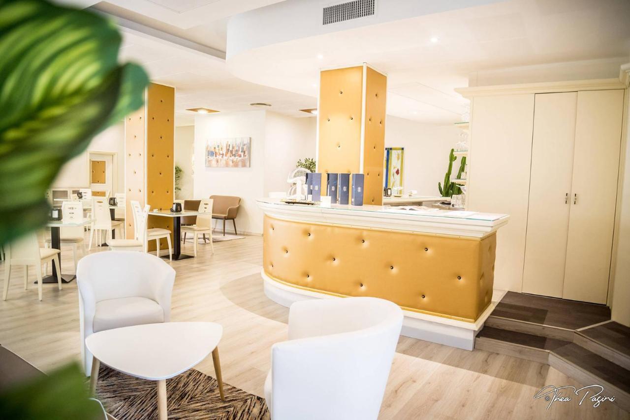 Hotel Lonatino ロナート エクステリア 写真