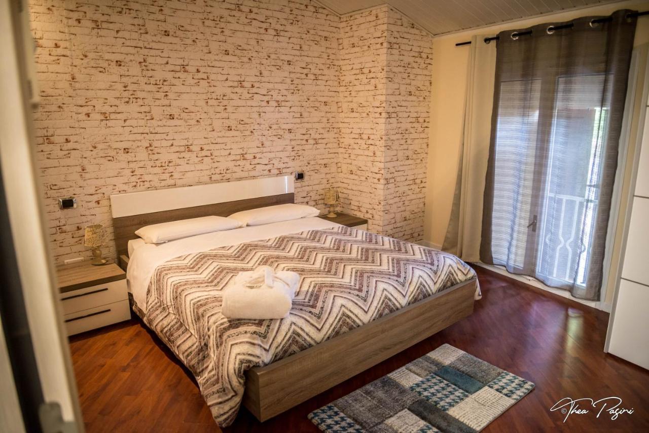 Hotel Lonatino ロナート エクステリア 写真